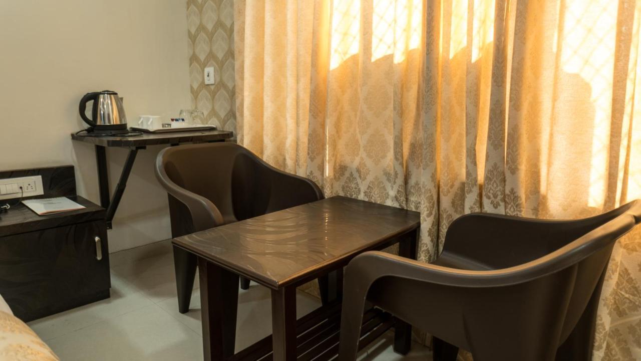 Hotel Dhavalgiri Thane Eksteriør bilde